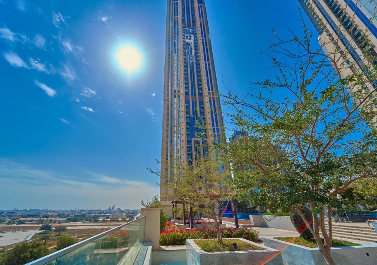 Stylish 2Br Suite In Aykon City With Pool & Gym Access Dubai