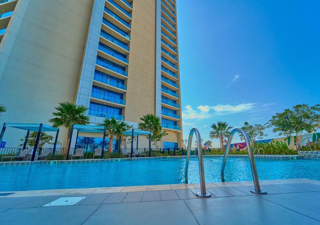 Stylish 2Br Suite In Aykon City With Pool & Gym Access Dubai