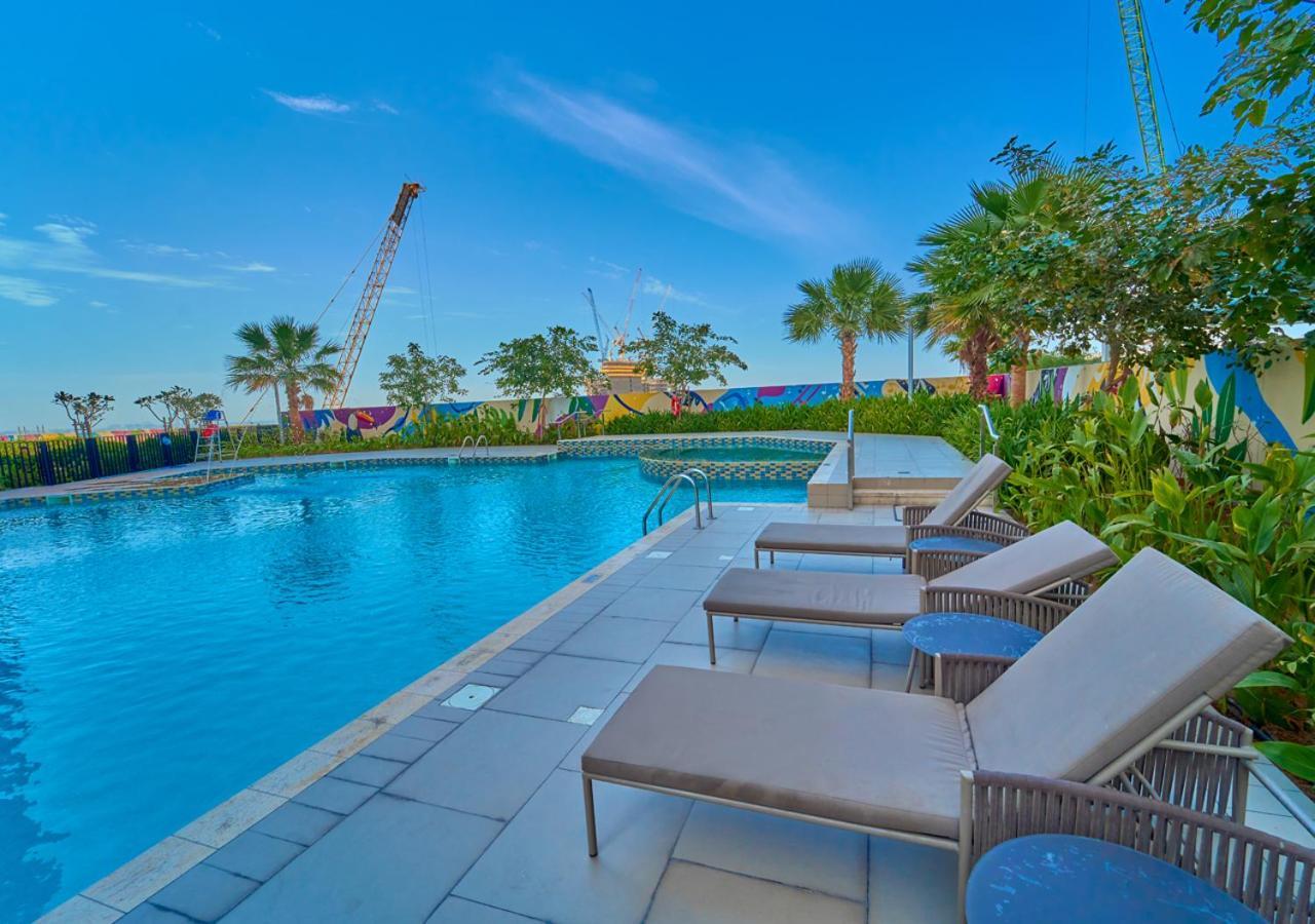 Apartment Stylish 2Br Suite In Aykon City With Pool & Gym Access *