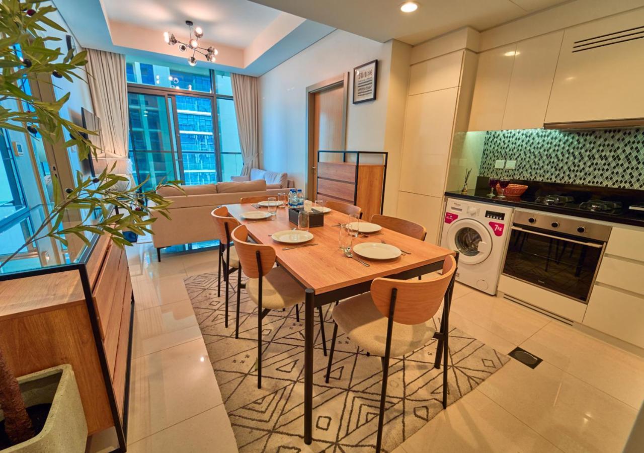 Stylish 2Br Suite In Aykon City With Pool & Gym Access Dubai