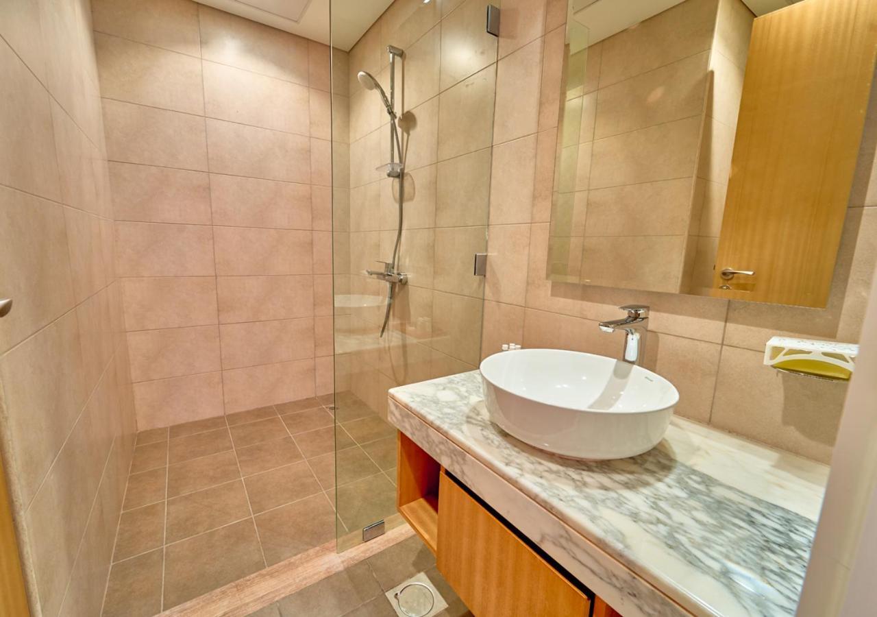 Apartment Stylish 2Br Suite In Aykon City With Pool & Gym Access